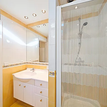 Viva Riviera Commandant Andre *