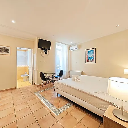 Viva Riviera Commandant Andre * Cannes